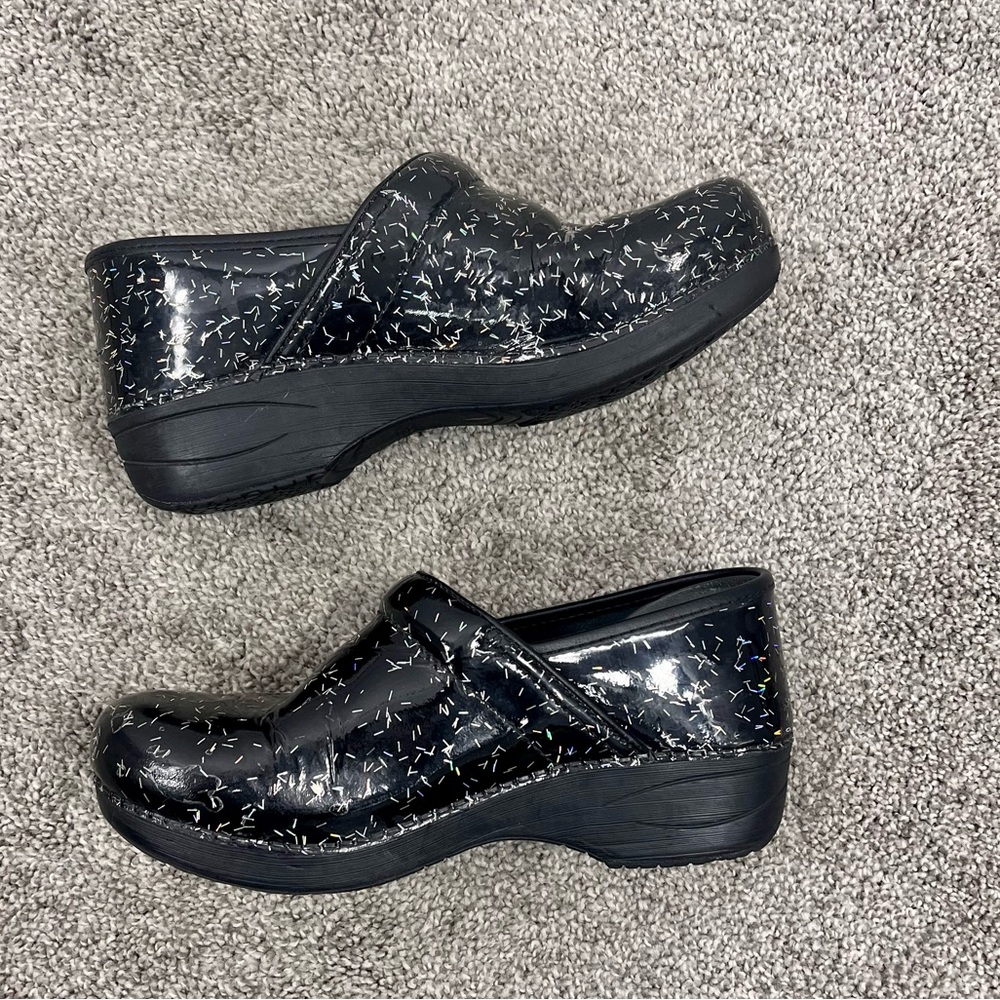 DANSKO Glitter Halographic Clog